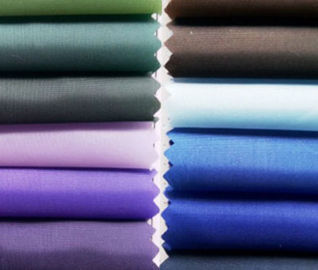 China purpurrotes Taft-Gewebe-Garn gefärbte Muster kundengebundene Farbe des Polyester-210T fournisseur