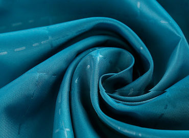 China Ebene gefärbtes überzogenes Polyester-Gewebe PUs 102 G-/MHitzebeständigkeit für Kleid fournisseur