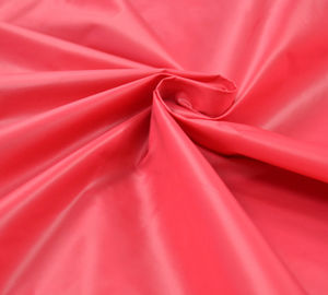 China Rotes/Rosa-/Gelb-Polyester-Taft-Gewebe für das Zeichnen des Kleidergewebes fournisseur