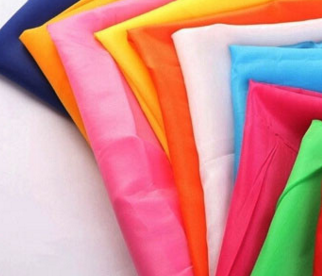 purpurrotes Taft-Gewebe-Garn gefärbte Muster kundengebundene Farbe des Polyester-210T