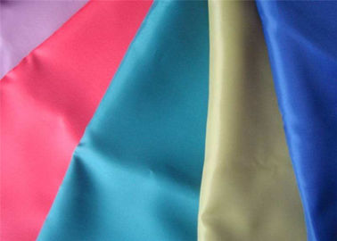 China Bunte färbende Polyester-Gewebes-Haut - freundlich für Zwischenlagen-Material fournisseur