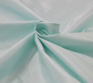 China PU/PA beschichtetes Polyester-Taft-Gewebe 420T färbten deutlich 20 * Zählung des Garn-20d fournisseur
